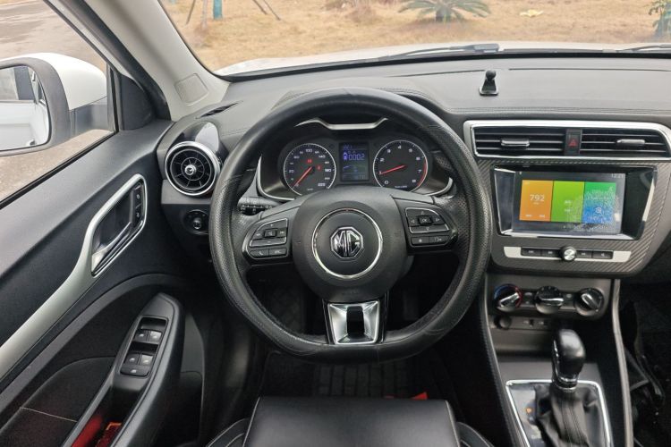 MG ZS 2019 car image #11