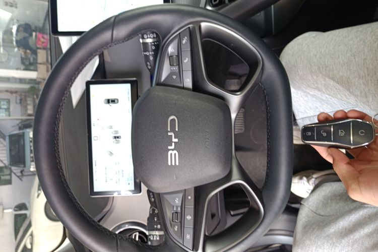 BYD Sea Lion 05 DM-i 2025 image de voiture #11