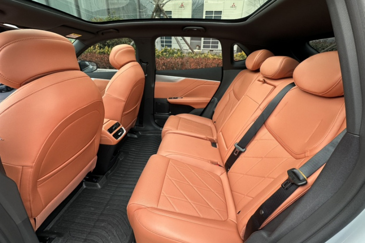 Deepal S05 2025 immagine di auto #11