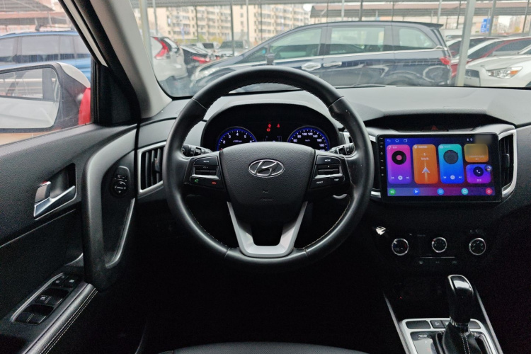 Hyundai ix25 2018 #11 Hyundai ix25 2018 car image #11