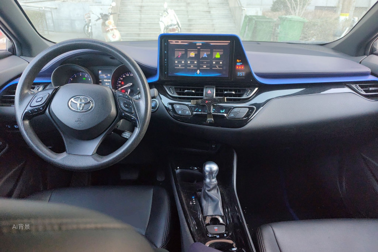 Toyota C-HR 2018 car image #11