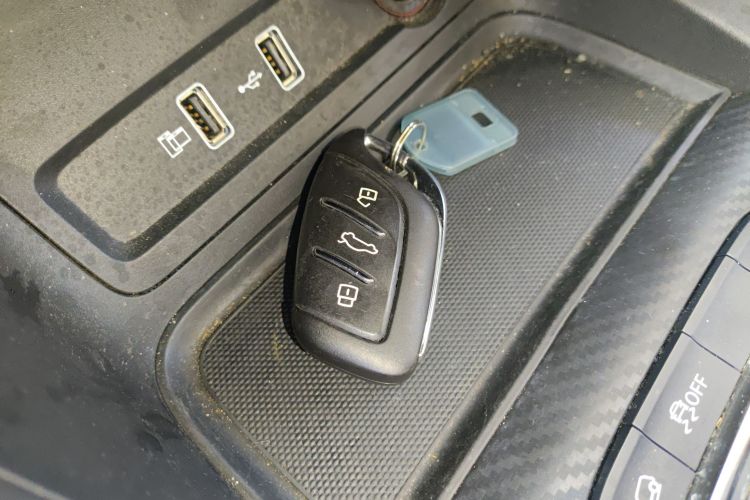 MG ZS 2020 car image #11