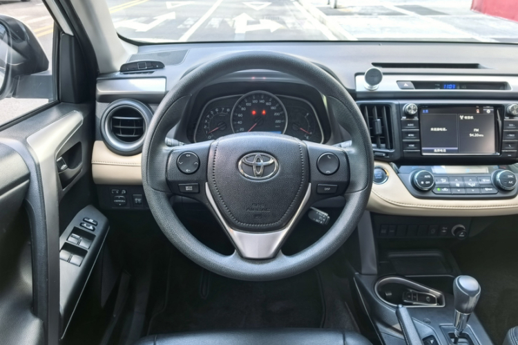 Toyota RAV4 2018 #11 Toyota RAV4 2018 car image #11
