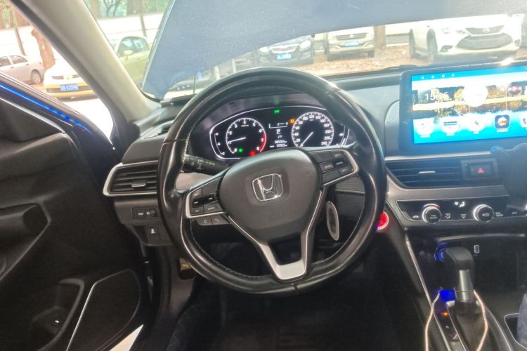 Honda Accord 2020 car image #11