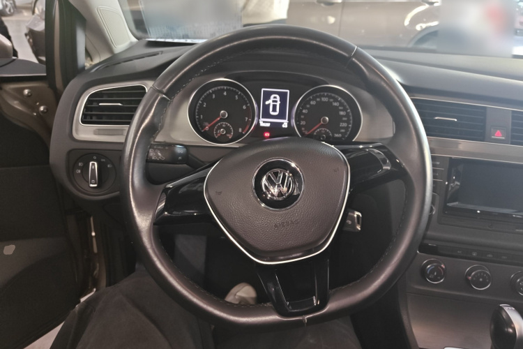Volkswagen Golf 2016 car image #11