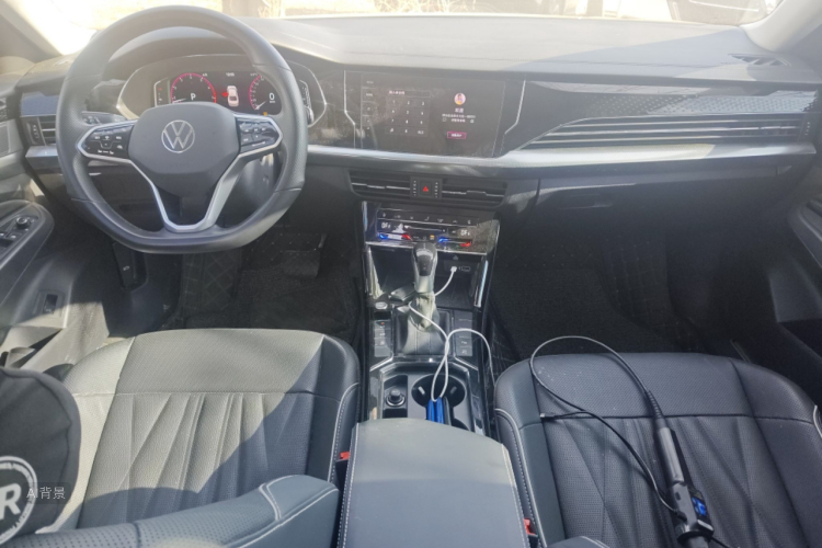 Volkswagen Passat 2022 car image #11
