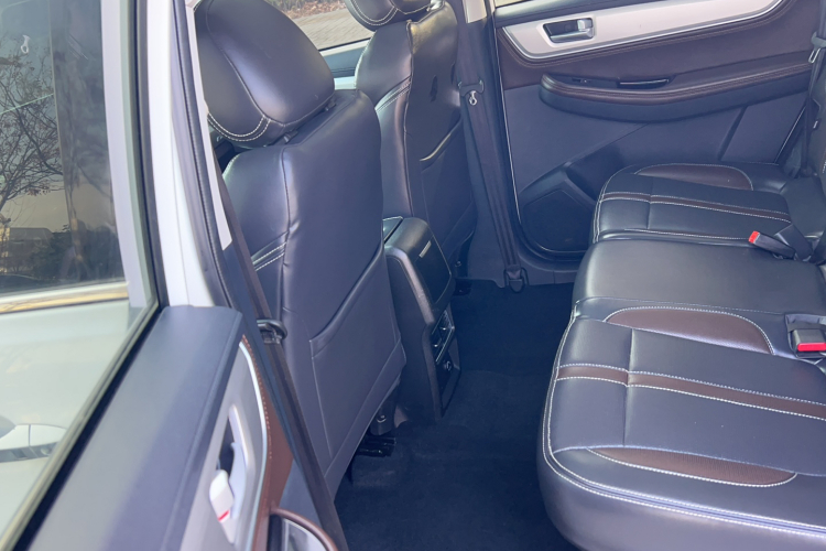 Forthing JOYEAR X5 2019 car image #11