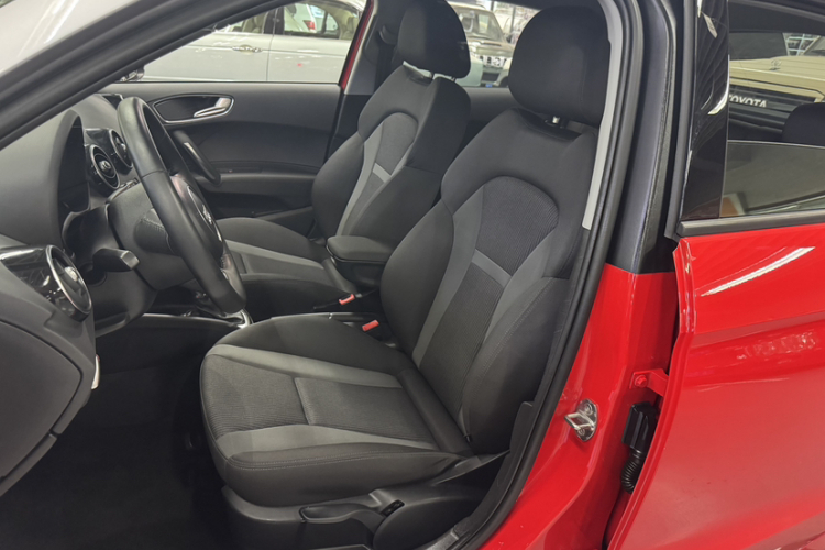 Audi A1 2016 car image #11