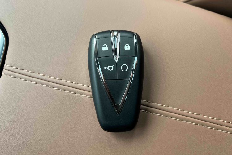 Changan UNI-Z PHEV 2025 car image #11