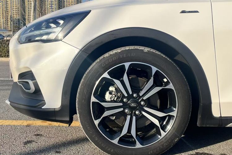 Ford Focus Active 2020 #11 Ford Focus Active 2020 car image #11