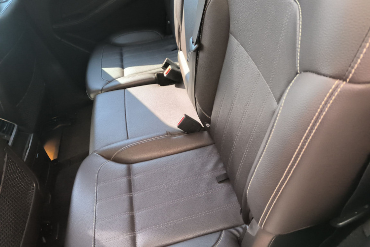 Mercedes-Benz 2018 car image #11