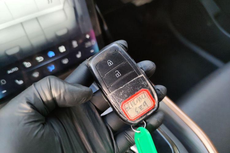 Toyota bZ3 2023 immagine di auto #11