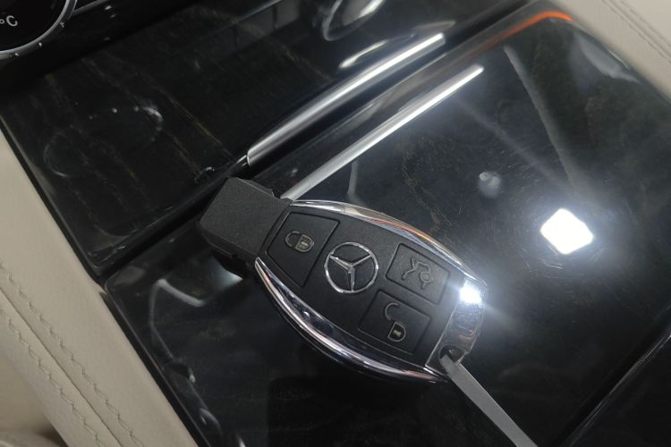 Mercedes-Benz CLS Class 2017 car image #11