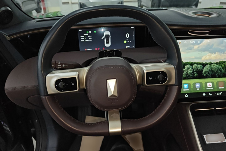 Avatr 11 2024 car image #11