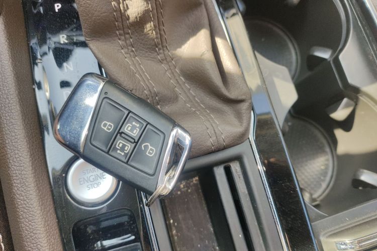 Volkswagen Viloran 2021 car image #11