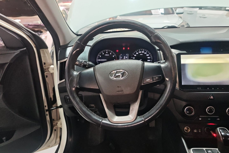 Hyundai ix25 2015 #11 Hyundai ix25 2015 car image #11