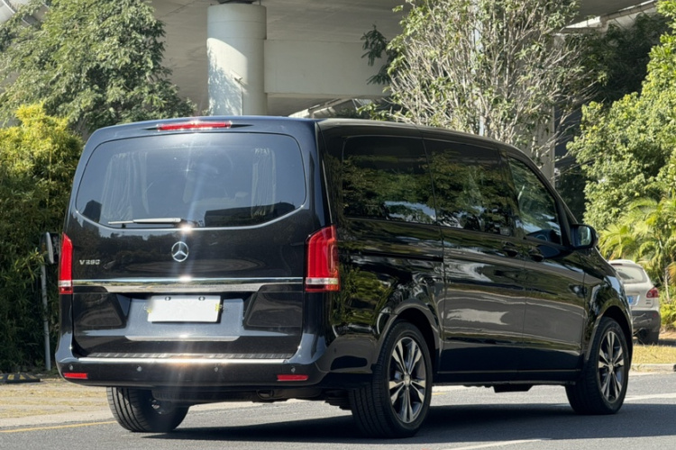 Mercedes-Benz V Class 2018 #11 Mercedes-Benz V Class 2018 car image #11