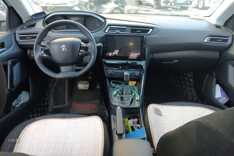 Peugeot 308 2018 car image #11