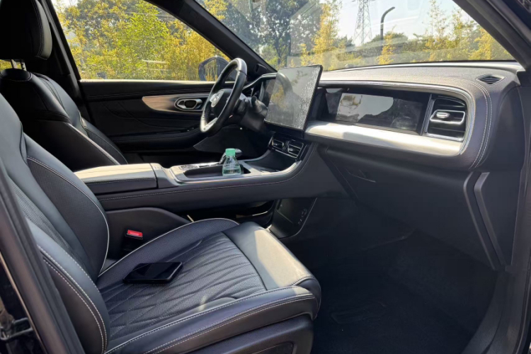 GAC Trumpchi GS8 2024 immagine di auto #11