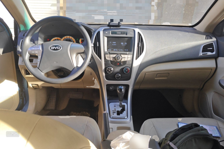 BYD F3 2014 car image #11