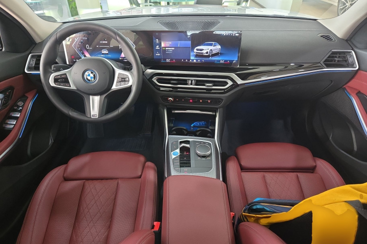 BMW i3 2024 car image #11