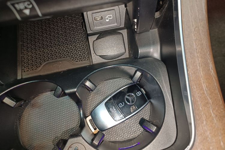 Mercedes-Benz E Class 2023 car image #11