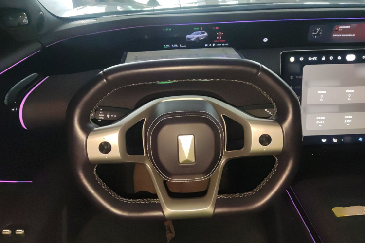 Avatr 07 2024 car image #11