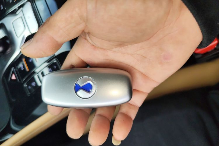 Denza D9 2024 صورة سيارة #11