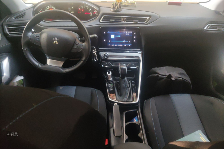 Peugeot 308 2018 car image #11