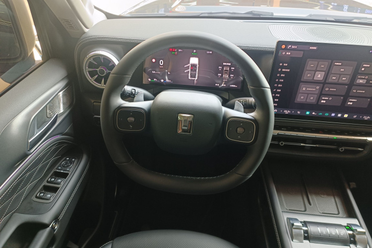 Tank 300 New Energy 2025 imagem de carro #11