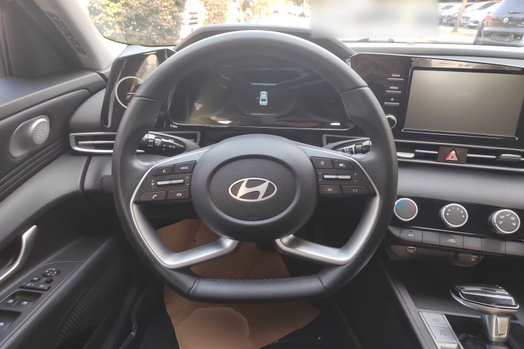 Hyundai Elantra 2024 car image #11