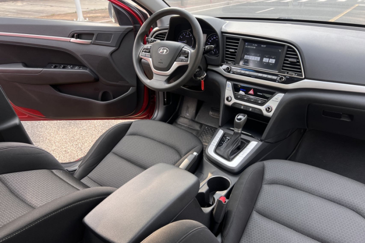Hyundai Elantra AD 2019 car image #11