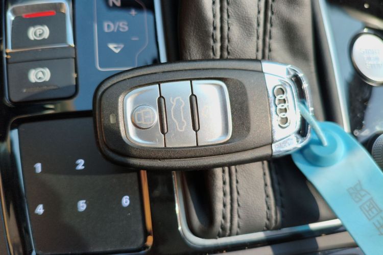 Audi A6L 2018 car image #11