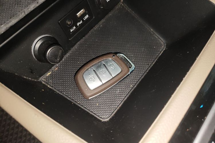 Hyundai Mistra 2014 #11 Hyundai Mistra 2014 car image #11