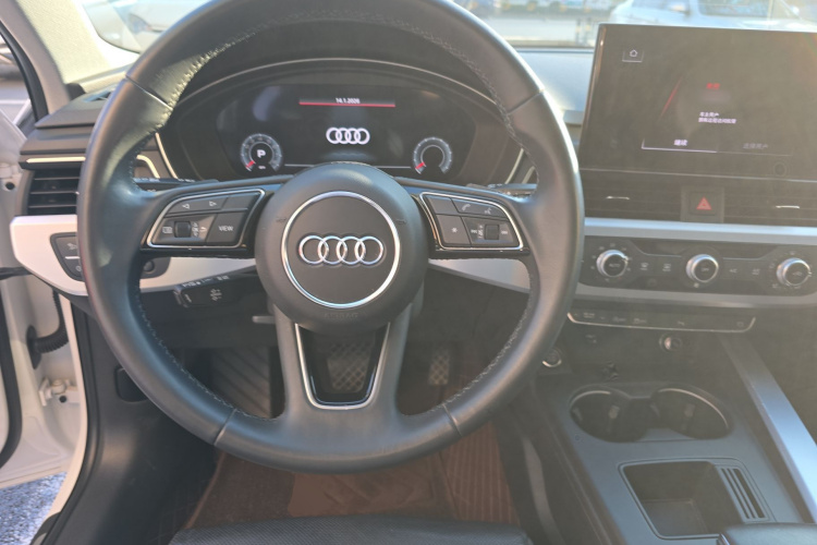Audi A4L 2023 car image #11