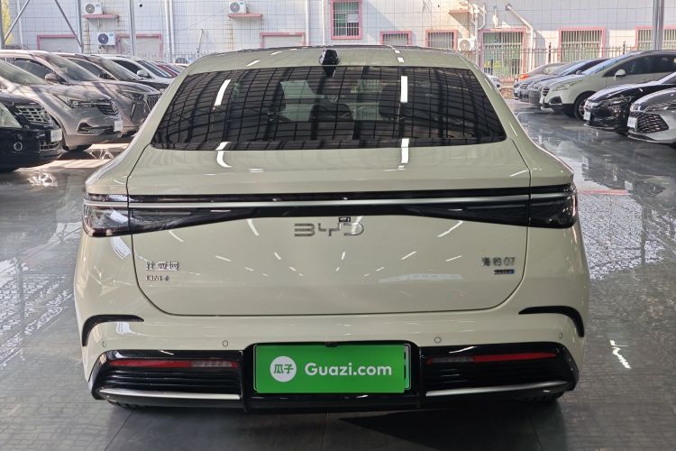 BYD Seal 07 DM-i 2025 car image #11