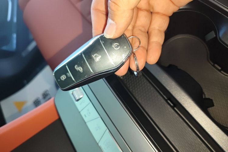 BYD Tang L 2025 صورة سيارة #11