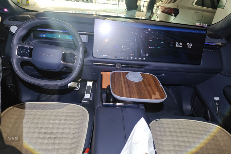 Lynk & Co 900 2025 car image #11