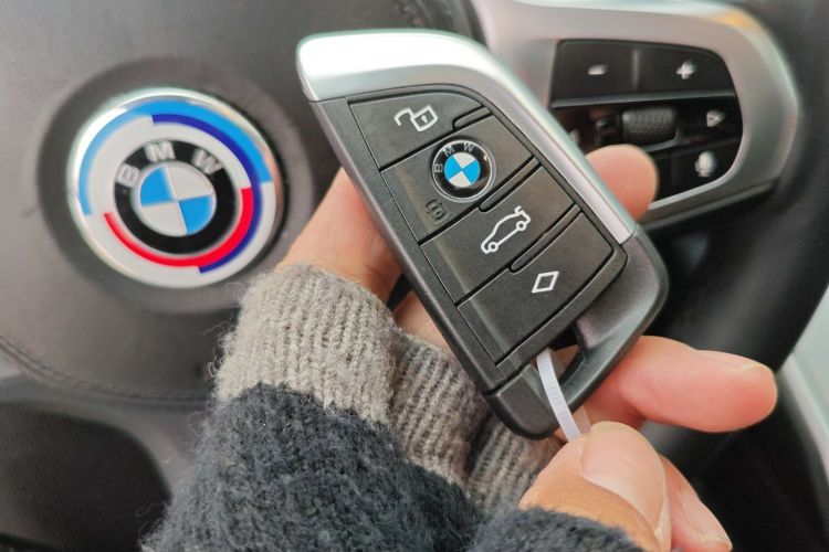 BMW i4 2022 #11 BMW i4 2022 car image #11