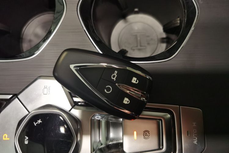 Changan UNI-K iDD 2025 #11 Changan UNI-K iDD 2025 car image #11