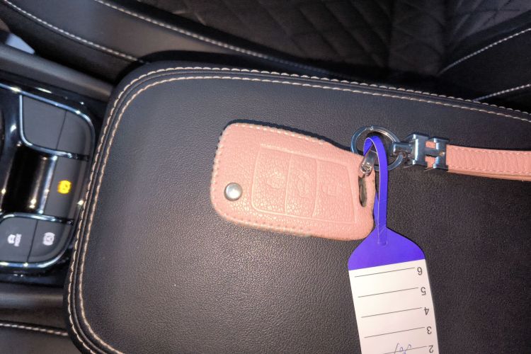 Skoda Karoq 2020 car image #11