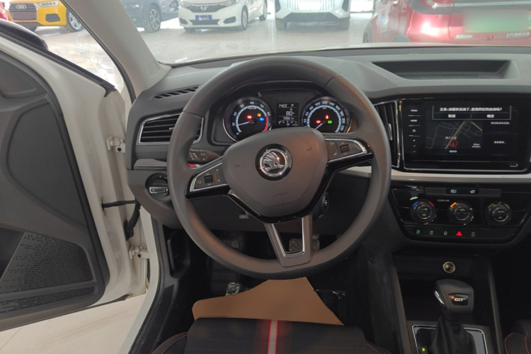 Skoda Kamiq 2020 car image #11