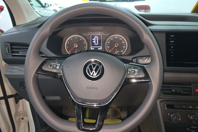 Volkswagen Tharu 2020 car image #11