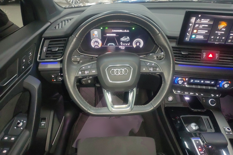 Audi Q5L Sportback 2021 car image #11