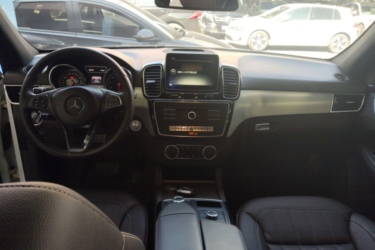 Mercedes-Benz GLE Class 2015 car image #11