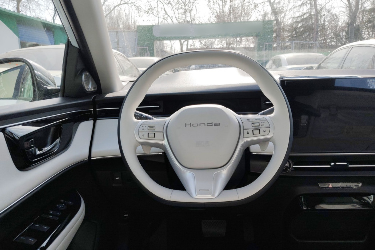 Honda e:NS2 2025 car image #11