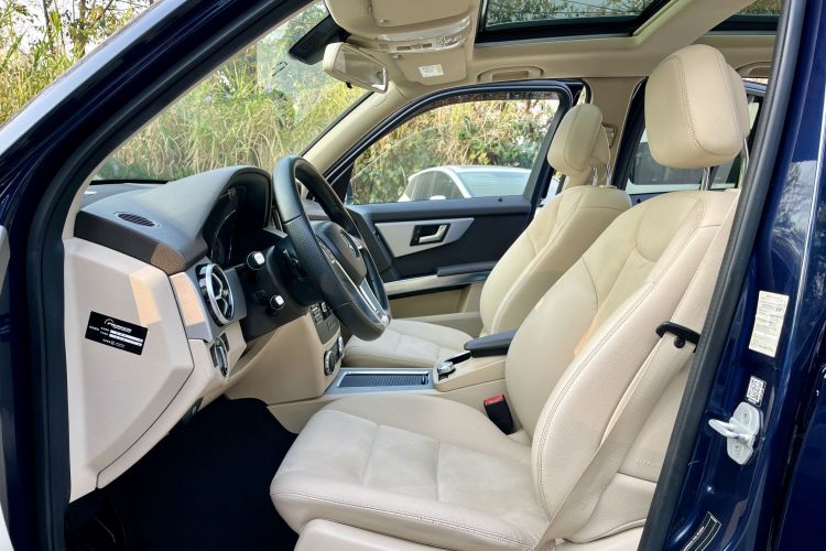 Mercedes-Benz GLK Class 2015 car image #11