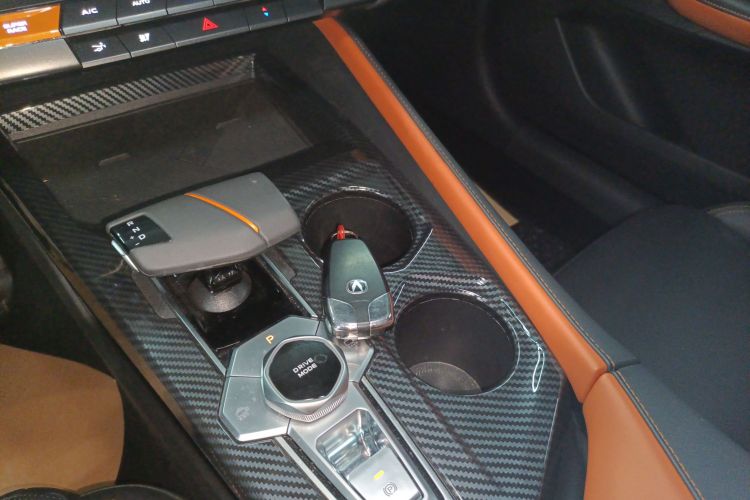 Changan UNI-V 2023 car image #11