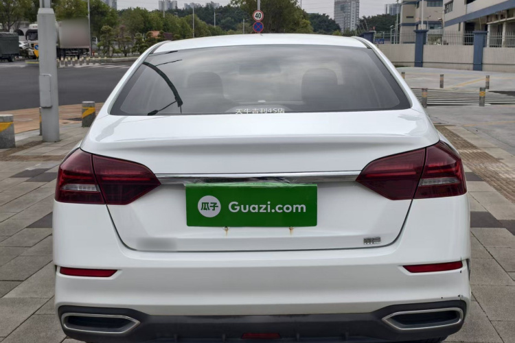 GEELY Emgrand 2021 car image #11