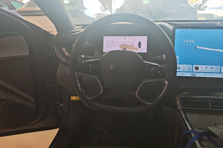 BYD Seal 07 DM-i 2025 car image #11